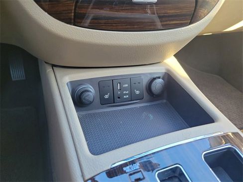 Used 2011 Hyundai Santa Fe Limited w/ Navigation Pkg 4 image 22