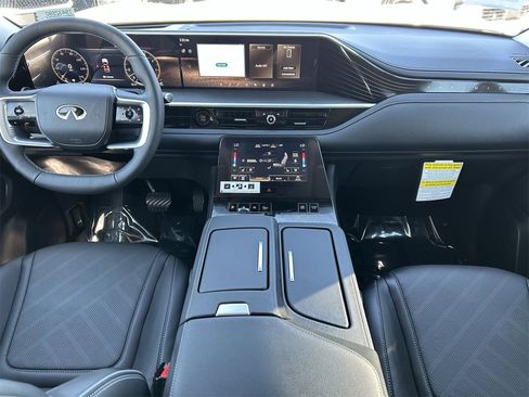 New 2026 INFINITI QX80 Luxe image 19