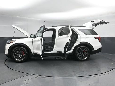 Certified 2025 Ford Explorer ST AWD/4WD image 58