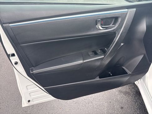 Used 2014 Toyota Corolla S FWD image 11