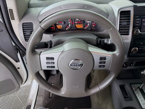 Used 2017 Nissan Frontier SV image 13