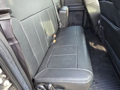 Used 2015 Ford F250 Lariat w/ Lariat Interior Package image 14