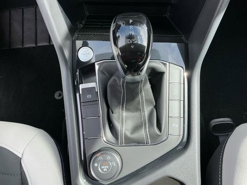 New 2025 Volkswagen Taos SE image 22