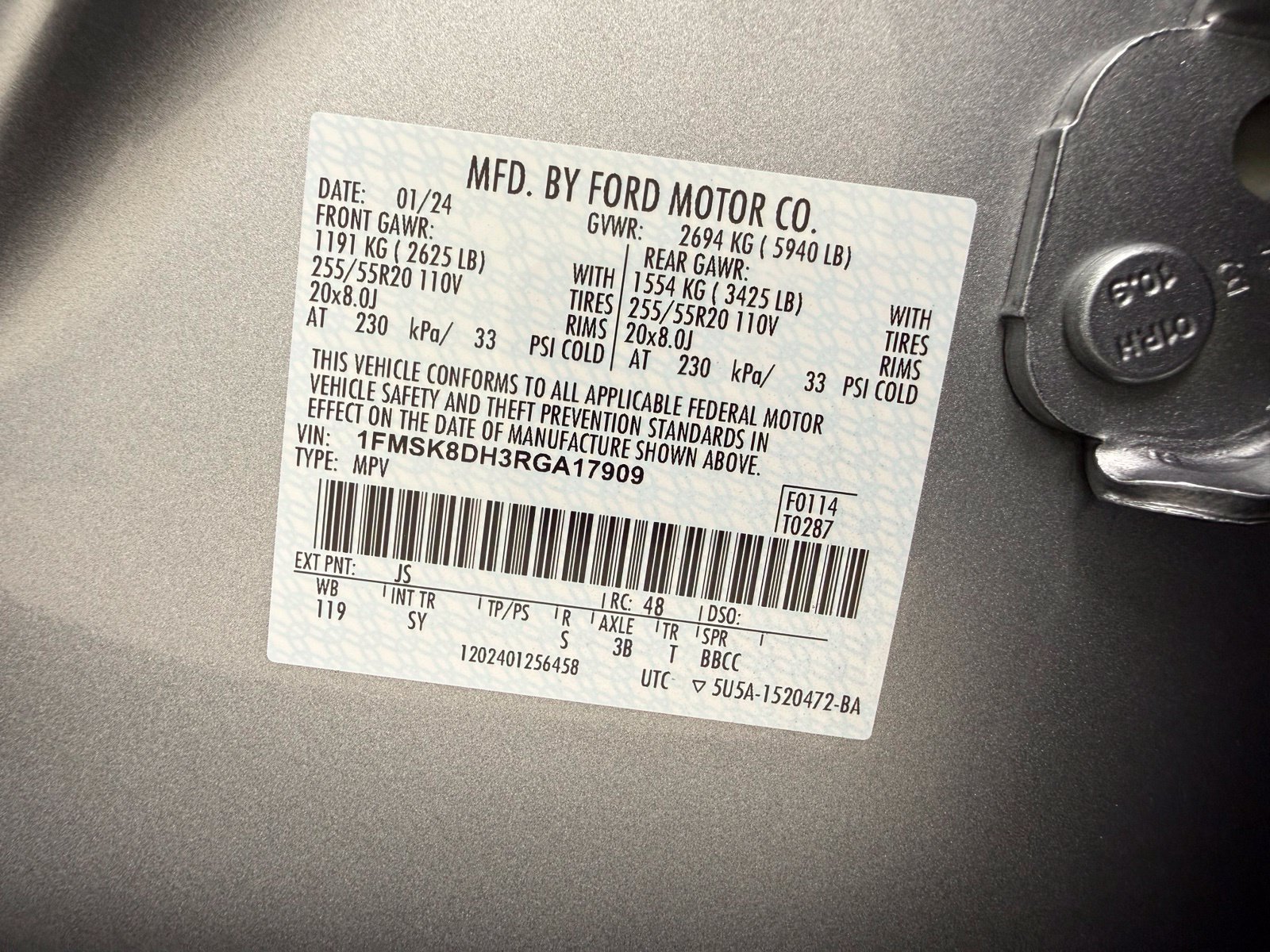 Used 2024 Ford Explorer XLT w/ Equipment Group 202A AWD/4WD image 17