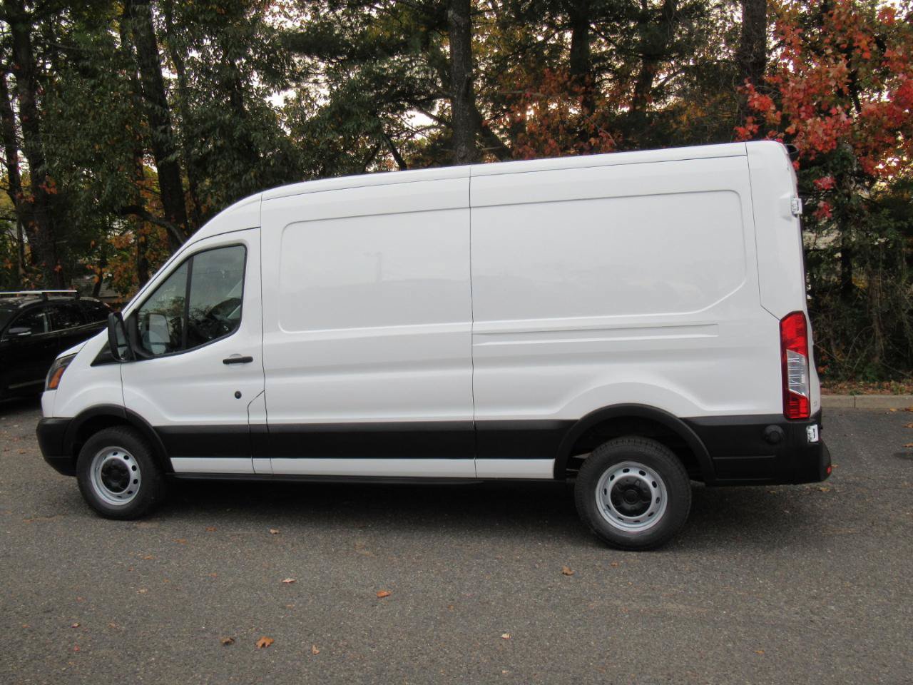 Used 2019 Ford Transit 250 148 Medium Roof RWD image 2