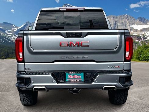 Used 2021 GMC Sierra 1500 AT4 w/ AT4 Value Package AWD/4WD image 4