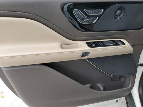 Certified 2021 Lincoln Aviator Reserve w/ Elements Package Plus image 18