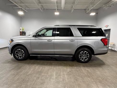 Used 2023 Ford Expedition Max XLT image 7