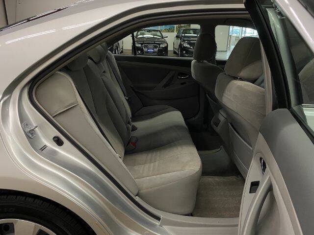 Used 2009 Toyota Camry FWD image 14