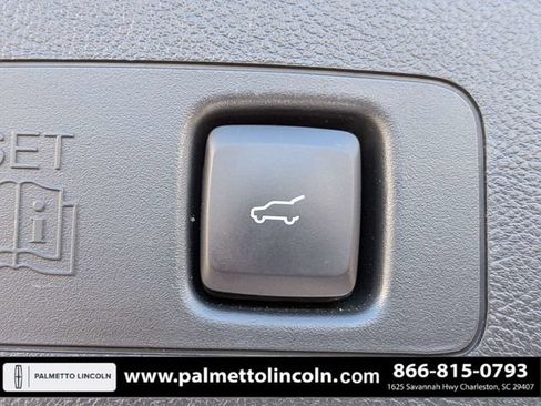 Used 2022 Lincoln Corsair Reserve w/ Equipment Group 201A FWD image 13