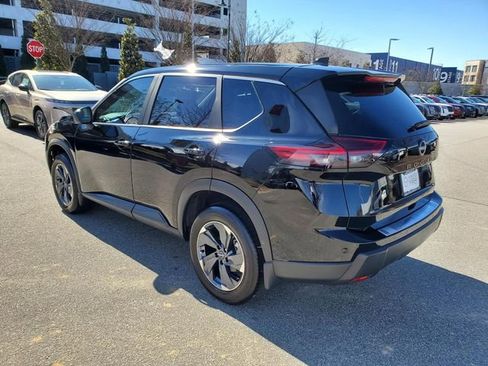 Certified 2025 Nissan Rogue SV image 6