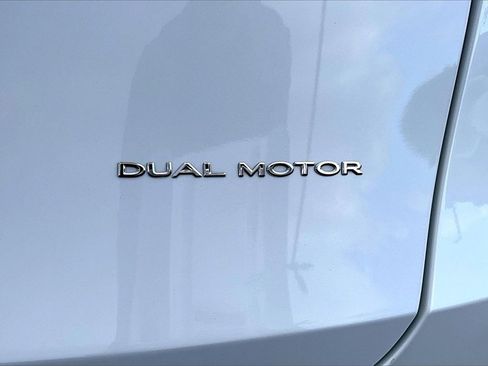 Used 2023 Tesla Model Y Long Range image 8