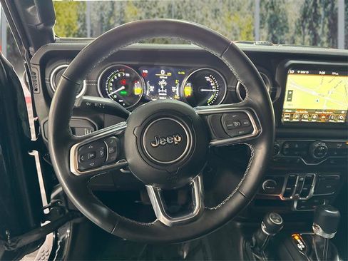 Used 2023 Jeep Wrangler Unlimited Sahara w/ Cold Weather Group AWD/4WD image 18