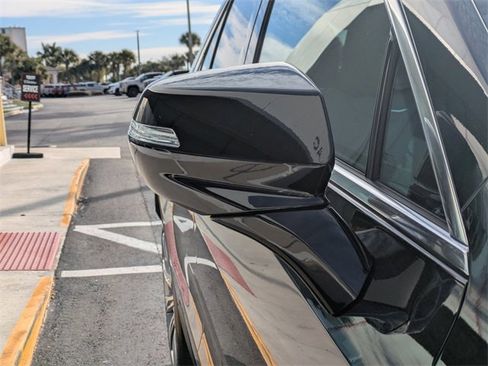 Used 2020 Cadillac XT4 Premium Luxury image 10