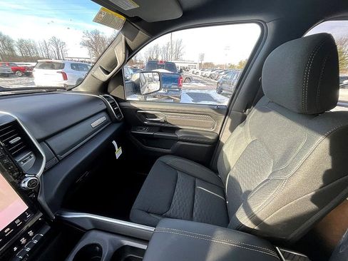 New 2026 RAM 1500 4x4 Crew Cab image 32