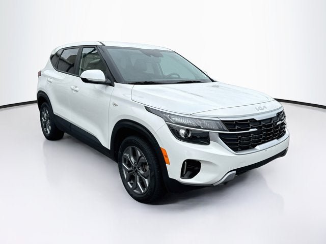 Used 2024 Kia Seltos LX AWD/4WD image 3