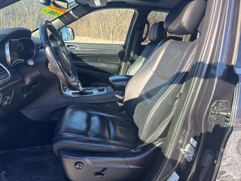 Used 2019 Jeep Grand Cherokee Limited image 11