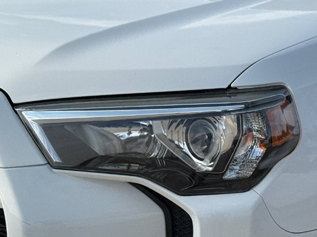 Used 2016 Toyota 4Runner SR5 Premium RWD image 4