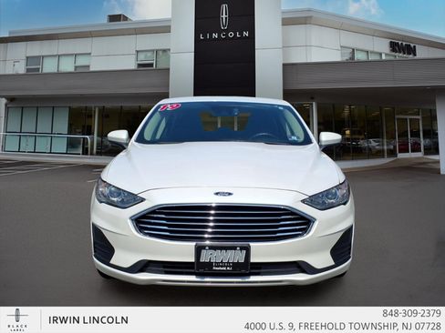 Used 2019 Ford Fusion SE FWD image 3