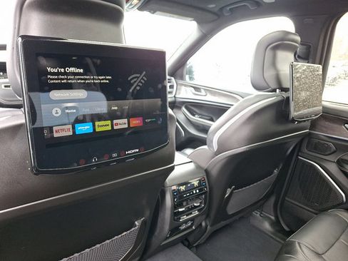 Used 2023 Jeep Grand Cherokee Overland w/ Luxury Tech Group IV image 12