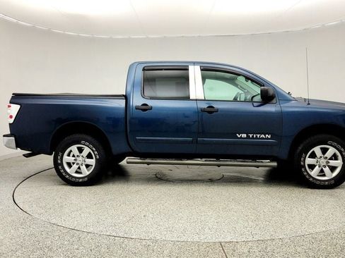 Used 2014 Nissan Titan SV w/ SV Value Truck Package AWD/4WD image 4