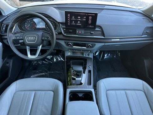 Used 2023 Audi Q5 2.0T Premium w/ Convenience Package image 3