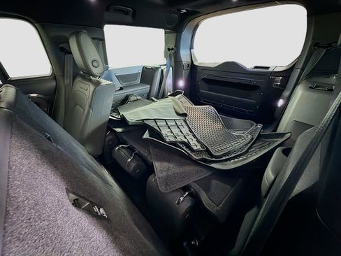 Certified 2023 Land Rover Defender 130 SE AWD/4WD image 28