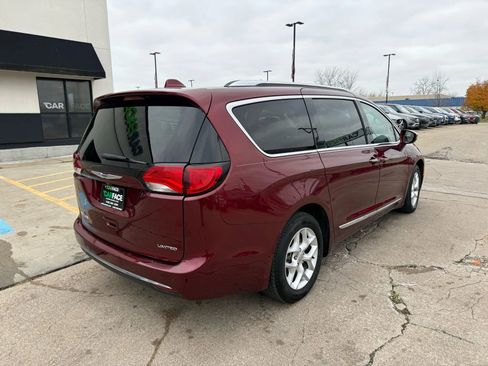 Used 2020 Chrysler Pacifica Limited image 16