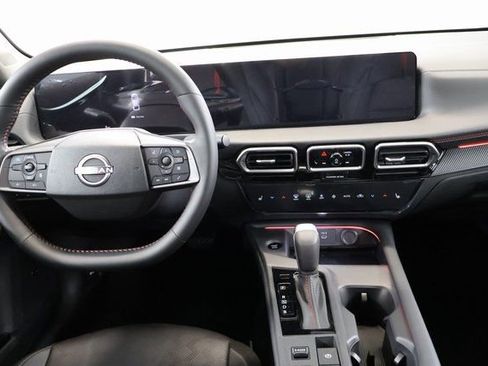 New 2026 Nissan Sentra SR w/ SR Premium Package FWD image 14