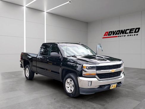 Used 2018 Chevrolet Silverado 1500 LT w/ All Star Edition AWD/4WD image 2