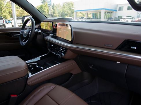 New 2026 Chevrolet Tahoe High Country AWD/4WD image 17