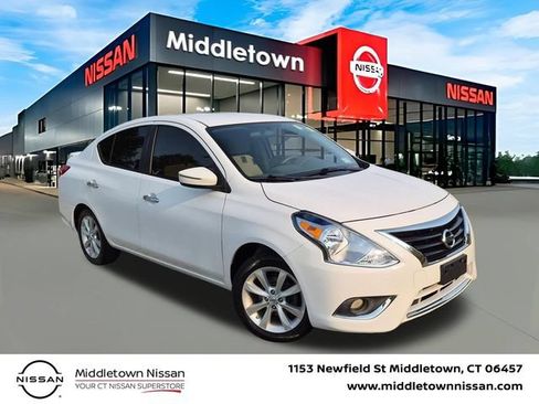 Used 2015 Nissan Versa FWD image 1