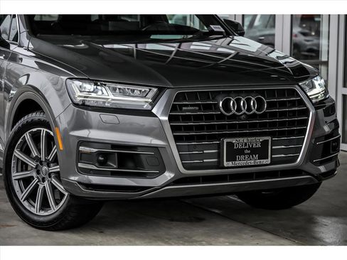 Used 2018 Audi Q7 3.0T Prestige w/ Prestige Package image 2