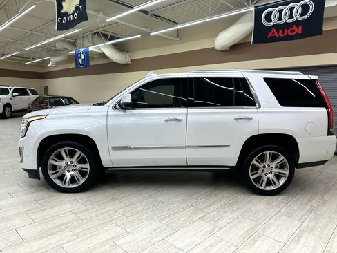 Used 2018 Cadillac Escalade Premium Luxury image 10