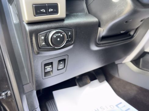 Used 2018 Ford F150 Lariat w/ Equipment Group 502A Luxury AWD/4WD image 2