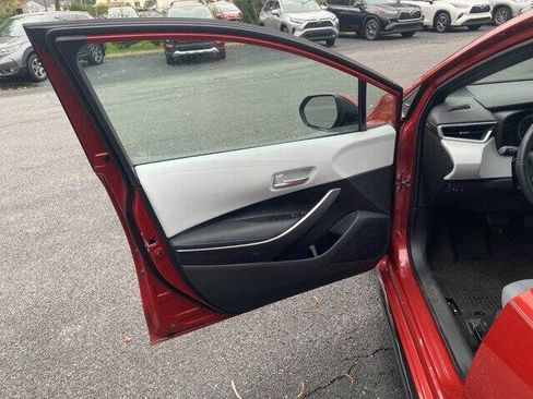 Used 2021 Toyota Corolla SE image 12