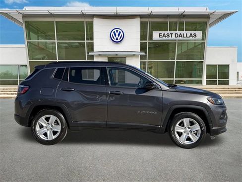 Used 2022 Jeep Compass Latitude w/ Convenience Group image 3
