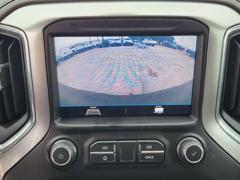 Used 2021 Chevrolet Silverado 1500 LT w/ Z71 Off-Road Package AWD/4WD image 17