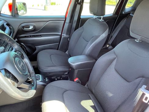 Used 2020 Jeep Renegade Altitude image 7