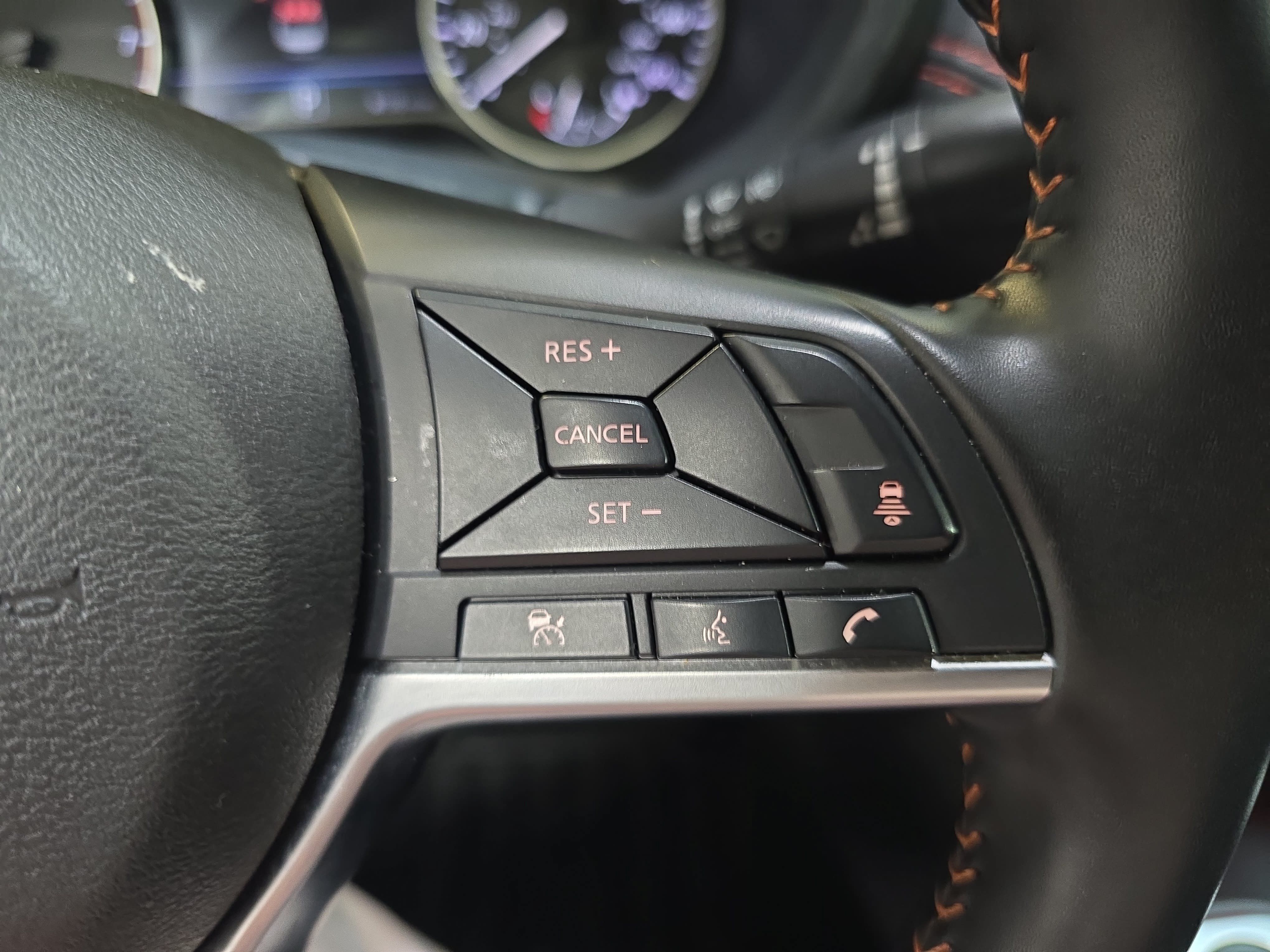 Used 2025 Nissan Sentra SR FWD image 15