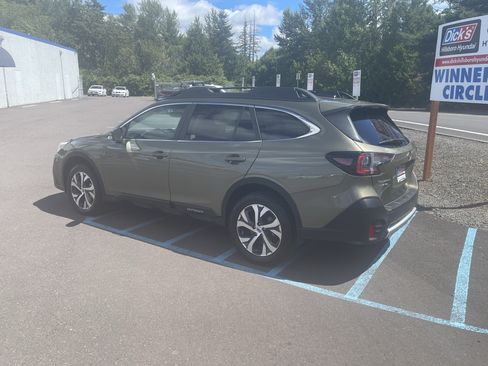 Used 2022 Subaru Outback Limited AWD/4WD image 3