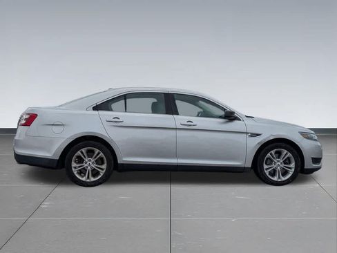 Used 2017 Ford Taurus SE FWD image 7