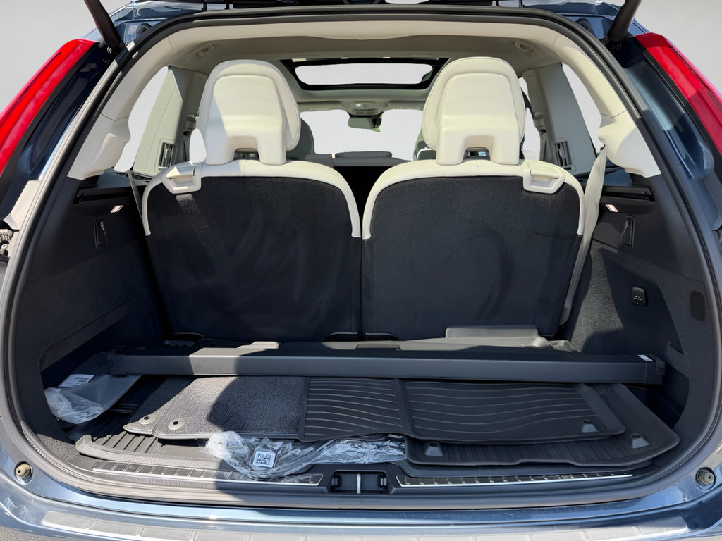 Used 2025 Volvo XC90 B6 Plus w/ Protection Package Premier AWD/4WD image 30