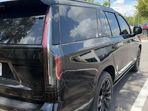 Used 2024 Cadillac Escalade Sport Platinum w/ LPO, ONYX Package AWD/4WD image 3