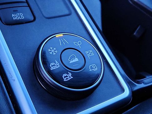 Used 2022 Nissan Pathfinder SL image 23