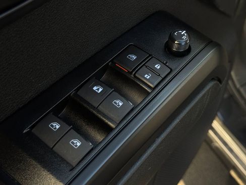 Certified 2023 Toyota Tacoma SR AWD/4WD image 11