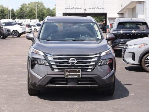 Certified 2025 Nissan Rogue SV w/ SV Premium Package FWD image 4