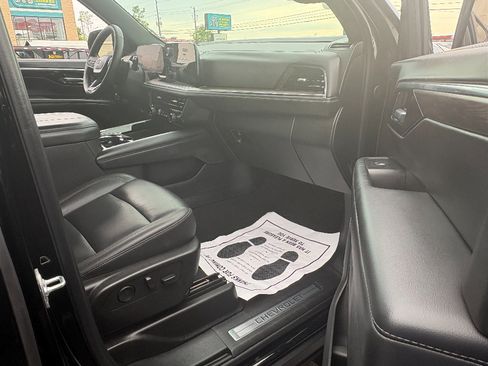 Used 2025 Chevrolet Tahoe Z71 AWD/4WD image 6