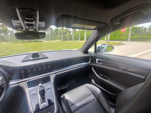 Used 2018 Porsche Panamera 4 AWD/4WD image 9