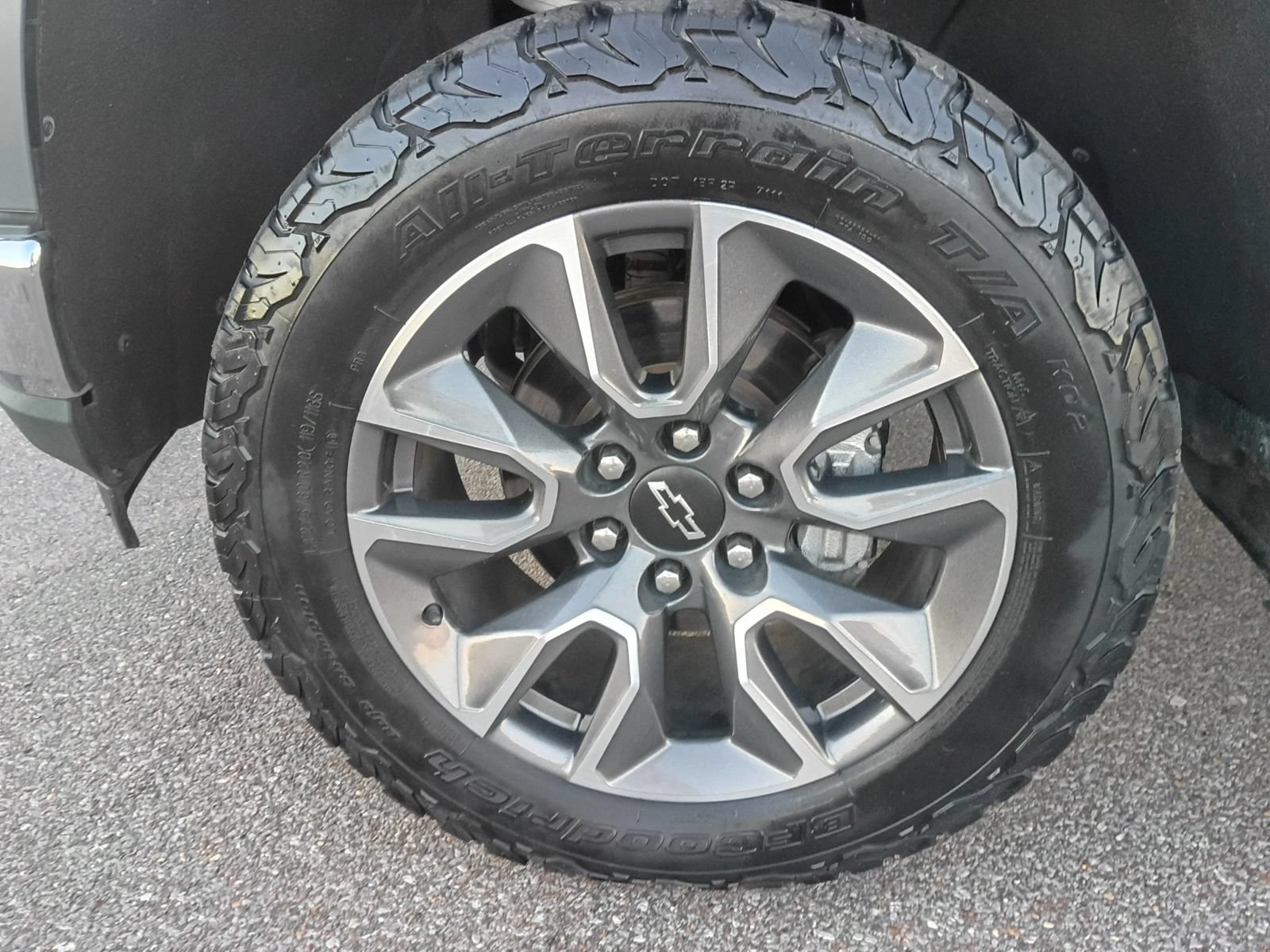 Used 2021 Chevrolet Silverado 1500 LT w/ Z71 Off-Road Package AWD/4WD image 11